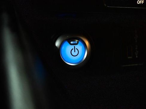 Used 2025 Nissan Leaf S image 16