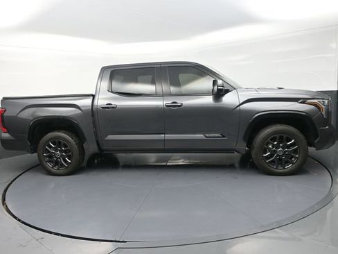 Used 2024 Toyota Tundra Platinum AWD/4WD image 27