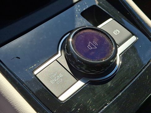 Certified 2025 Volkswagen Tiguan SEL R-Line image 26