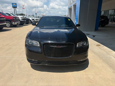 Used 2021 Chrysler 300 S RWD image 9