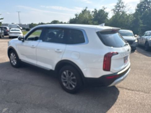 Used 2020 Kia Telluride LX FWD image 12