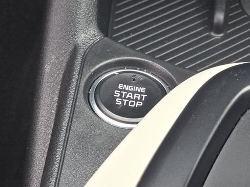 Used 2025 Kia K4 GT-Line image 33