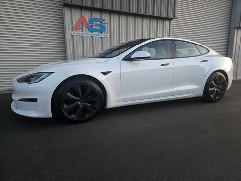 Used 2023 Tesla Model S image 2