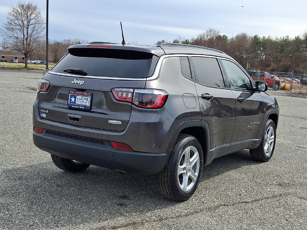 Used 2023 Jeep Compass Latitude AWD/4WD image 11