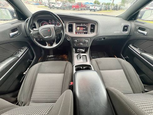 Used 2023 Dodge Charger SXT RWD image 9