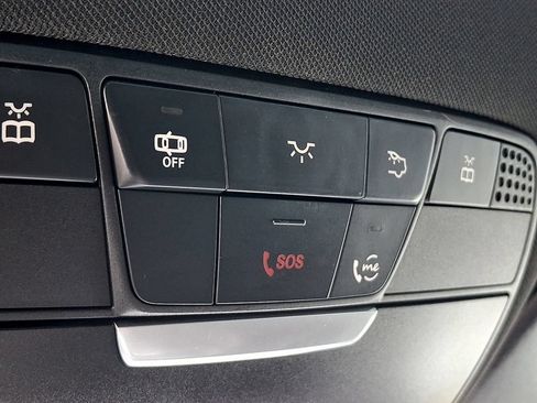 Used 2020 Mercedes-Benz GLC 300 w/ Premium Package image 26