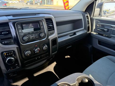 Used 2015 RAM 1500 Express AWD/4WD image 25