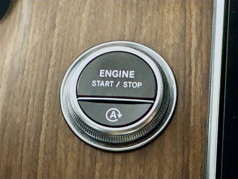 Used 2023 Mercedes-Benz C 300 4MATIC Sedan image 27