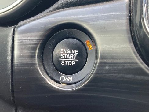 Used 2021 Jeep Grand Cherokee Laredo X image 20