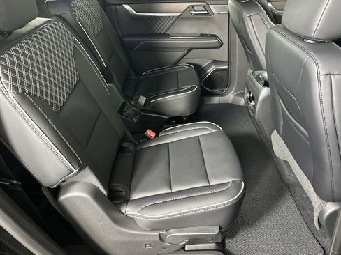 New 2025 GMC Acadia Denali w/ Super Cruise Package image 13