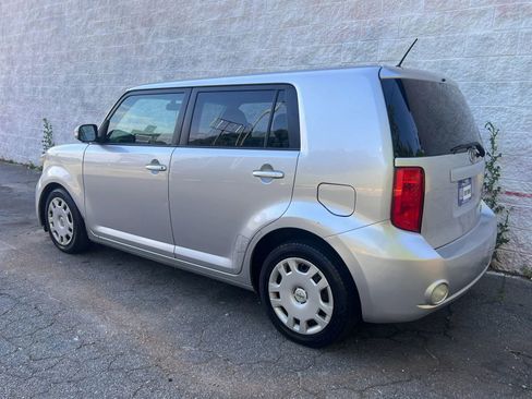 Used 2009 Scion xB FWD image 5
