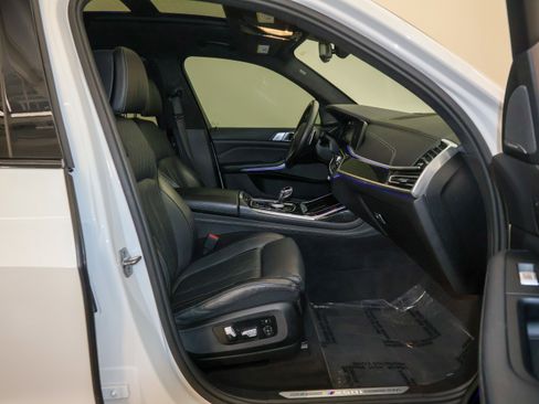 Used 2021 BMW X7 M50i image 62