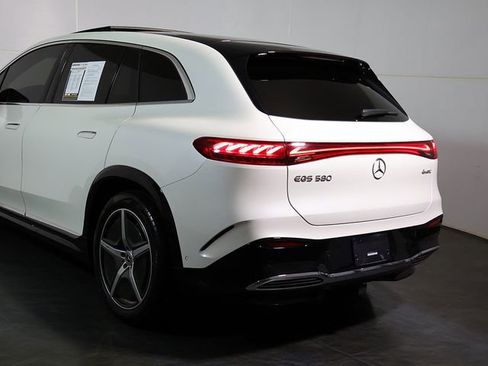 Used 2023 Mercedes-Benz EQS 580 4MATIC SUV image 11