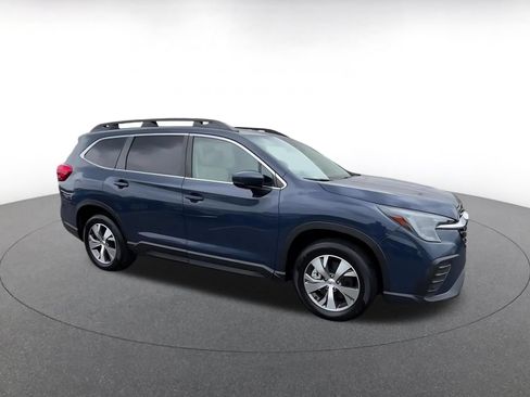 Used 2024 Subaru Ascent Premium w/ Convenience Package AWD/4WD image 2
