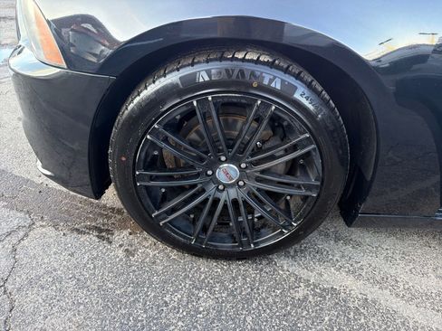 Used 2013 Dodge Charger SE image 25