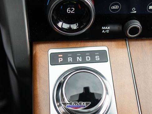 Used 2018 Land Rover Range Rover Long Wheelbase Supercharged image 39