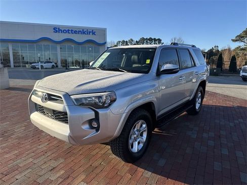 Used 2022 Toyota 4Runner SR5 Premium image 1