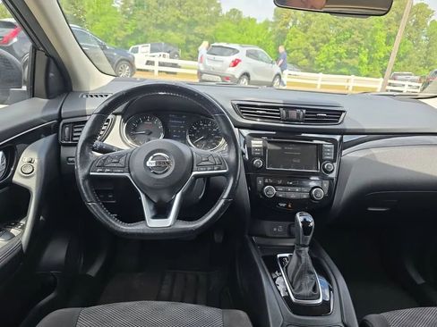 Used 2021 Nissan Rogue Sport SV FWD image 14