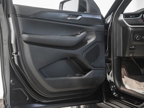 New 2025 Jeep Grand Cherokee image 36