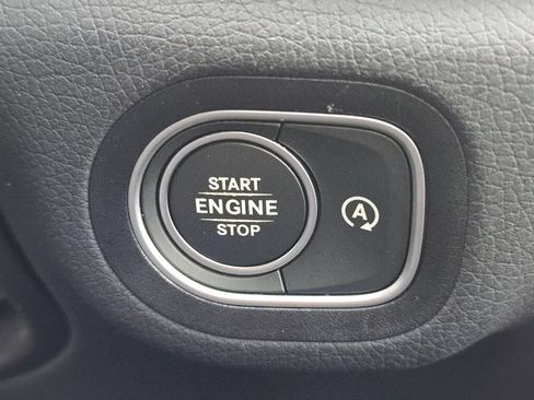 Used 2025 Mercedes-Benz GLS 450 4MATIC image 33