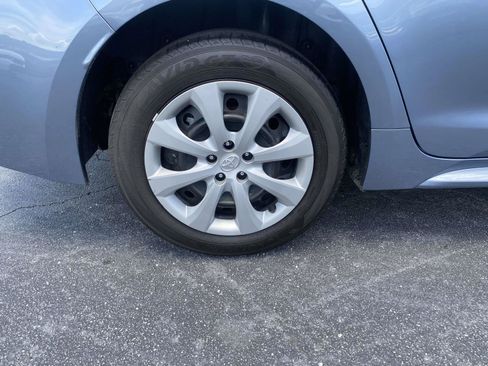 Used 2025 Toyota Corolla LE FWD image 9