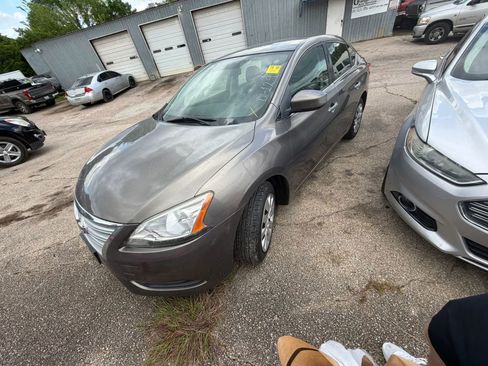 Used 2015 Nissan Sentra SV FWD image 4