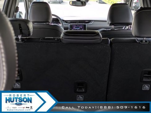 Used 2023 Jeep Grand Cherokee L Laredo image 11