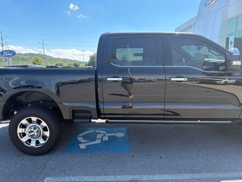 Used 2025 Ford F350 Lariat w/ Lariat Ultimate Package AWD/4WD image 10