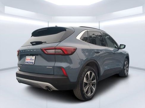 Used 2024 Ford Escape Platinum image 3