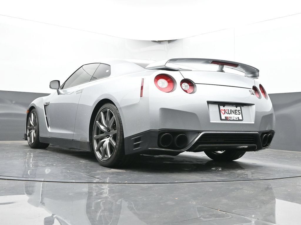 Used 2012 Nissan GT-R Premium AWD/4WD image 50