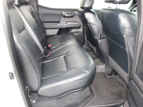 Used 2021 Toyota Tacoma TRD Sport w/ TRD Premium Sport Package image 20