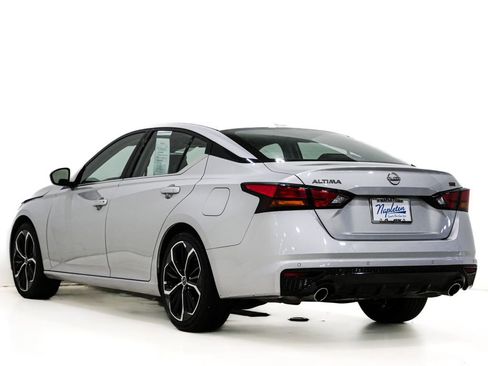 Used 2024 Nissan Altima 2.5 SR FWD image 8