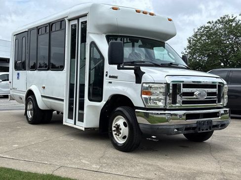 Used 2015 Ford E-350 and Econoline 350 Super Duty RWD image 1