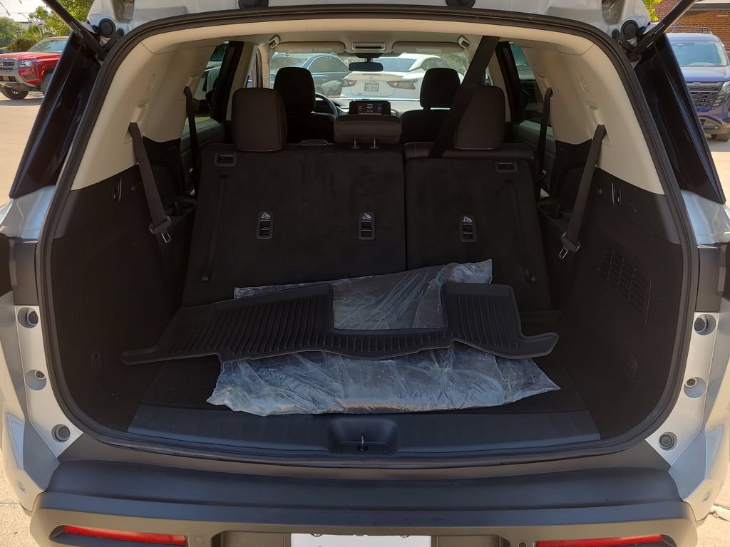 Certified 2025 Nissan Pathfinder S FWD image 7