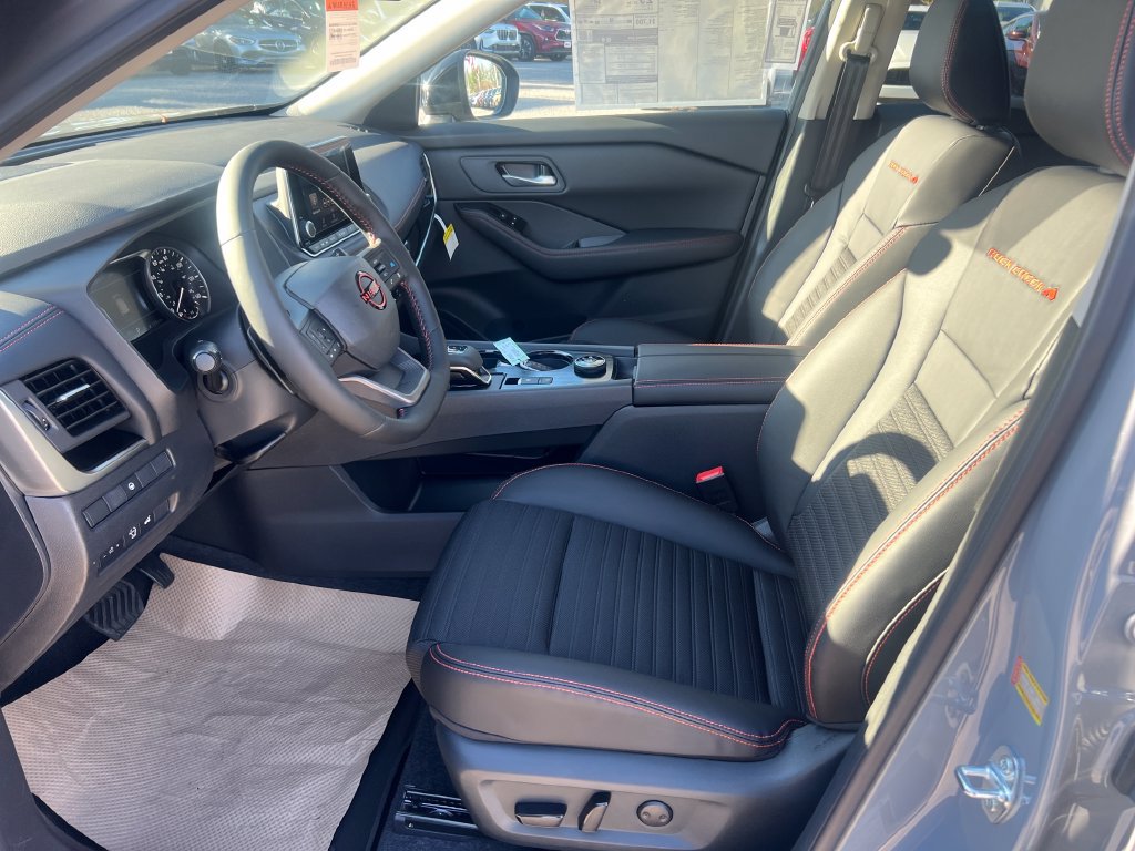 Certified 2026 Nissan Rogue SV AWD/4WD image 11
