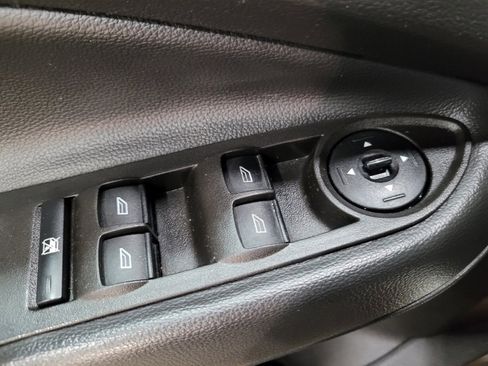Used 2017 Ford Escape S FWD image 27