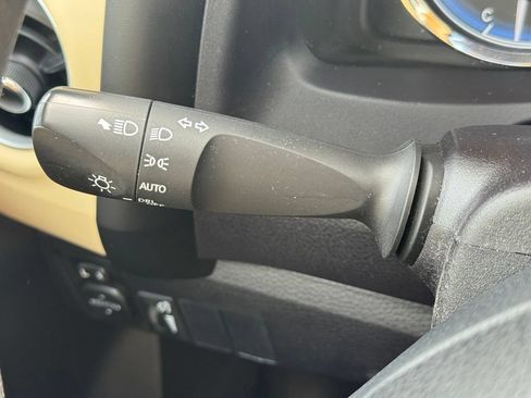 Used 2019 Toyota Corolla LE FWD image 22