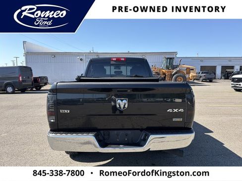 Used 2017 RAM 1500 Classic SLT AWD/4WD image 5