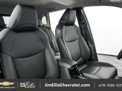 Used 2025 Toyota Corolla Cross XLE FWD image 20