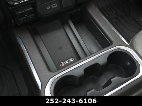 Used 2021 GMC Sierra 1500 SLT w/ SLT Premium Plus Package AWD/4WD image 15