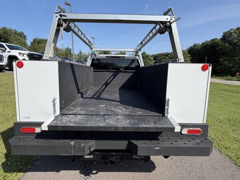 Used 2023 GMC Sierra 3500 Pro w/ Convenience Package AWD/4WD image 7
