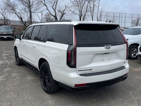 Used 2023 Cadillac Escalade ESV Sport w/ Touring Package image 3