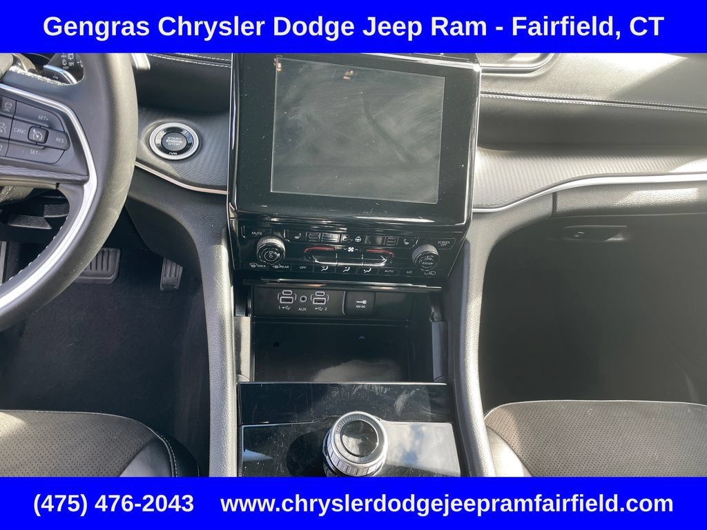 Used 2023 Jeep Grand Cherokee L Altitude AWD/4WD image 61