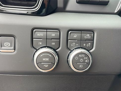 New 2026 GMC Sierra 2500 AT4 w/ AT4 Premium Plus Package image 26