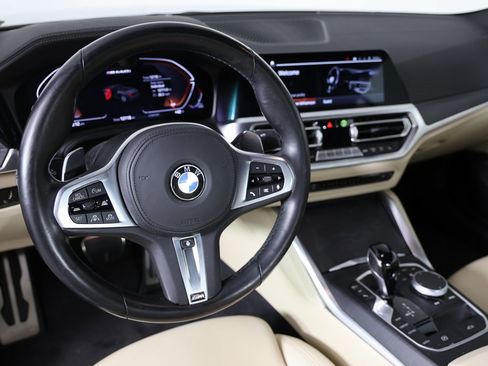 Used 2023 BMW 440i xDrive Convertible w/ Premium Package image 16