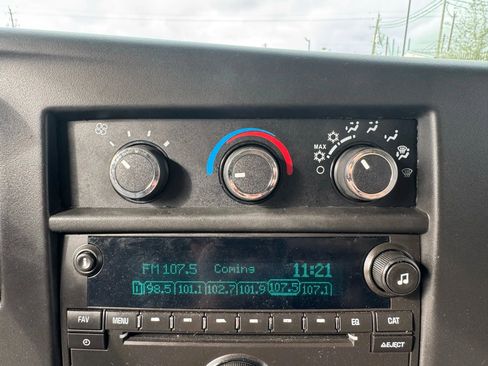 Used 2017 Chevrolet Express 3500 LS image 42