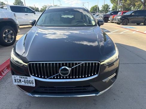 Used 2022 Volvo XC60 B5 Inscription w/ Climate Package FWD image 2