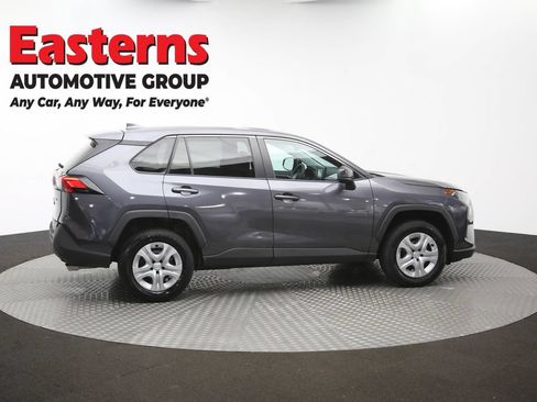 Used 2022 Toyota RAV4 LE AWD/4WD image 41