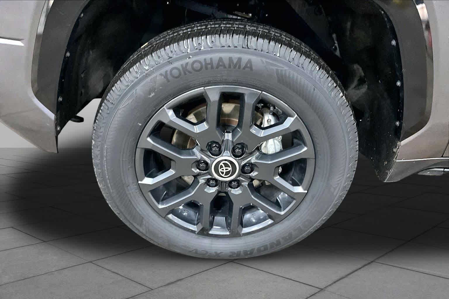 Used 2024 Toyota Tundra Platinum AWD/4WD image 11