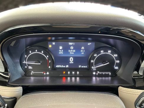 Used 2021 Lincoln Corsair AWD w/ Premium Package image 28